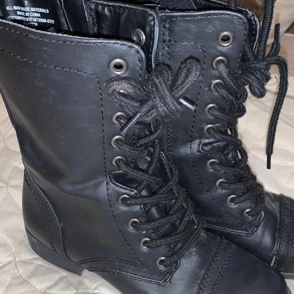 Black combat boots size 7